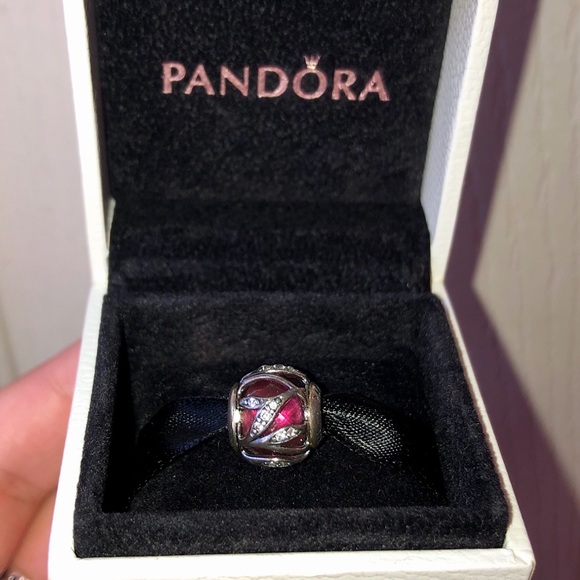 Pandora Royal Red Nature’s Radiance charm - Picture 2 of 2